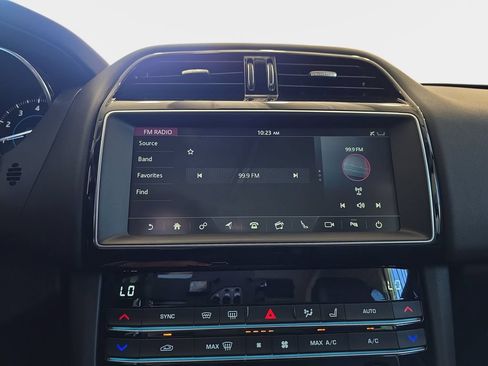 Used 2020 Jaguar F-PACE AWD/4WD image 24