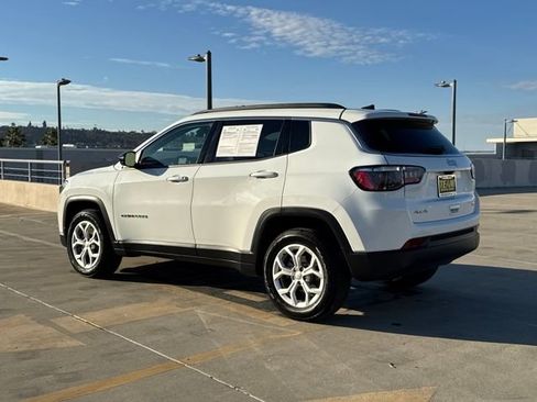 Used 2024 Jeep Compass Latitude image 5