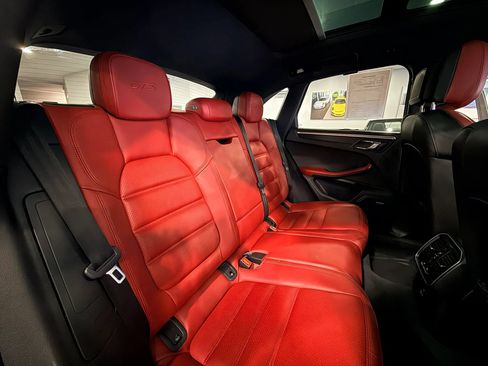 Used 2018 Porsche Macan GTS AWD/4WD image 16