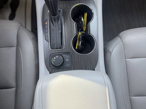 Used 2019 GMC Acadia SLT w/ LPO, Floor Liner Package image 17