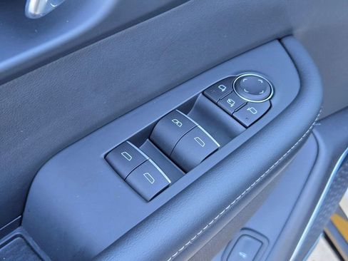 Used 2025 Buick Enclave Sport Touring image 26