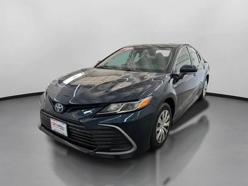Used 2021 Toyota Camry LE FWD image 4