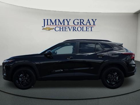 New 2026 Chevrolet Trax LT w/ Driver Confidence Package FWD image 2