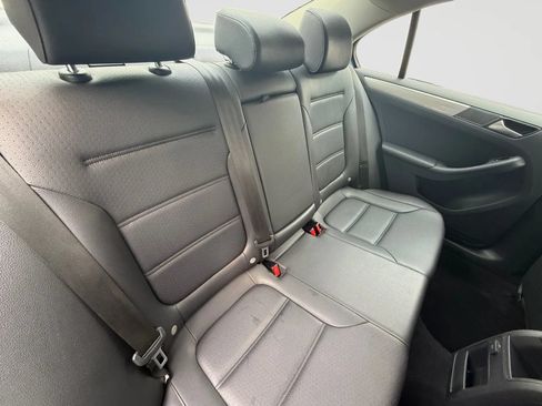 Used 2018 Volkswagen Jetta SE FWD image 18