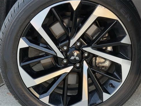 Used 2024 Mitsubishi Outlander SE image 10