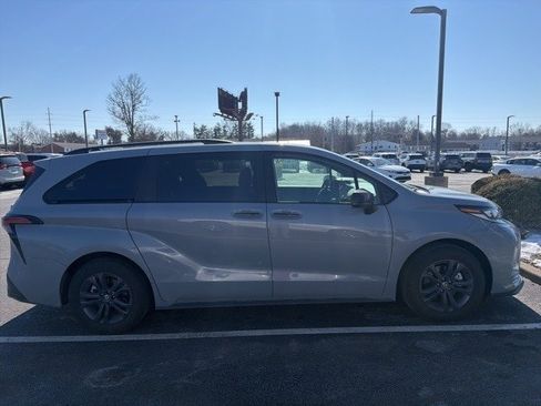 Used 2026 Toyota Sienna XSE image 12