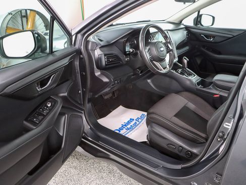 Used 2024 Subaru Outback Premium AWD/4WD image 3