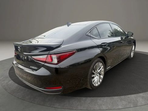 Used 2020 Lexus ES 300h w/ Accessory Package FWD image 5