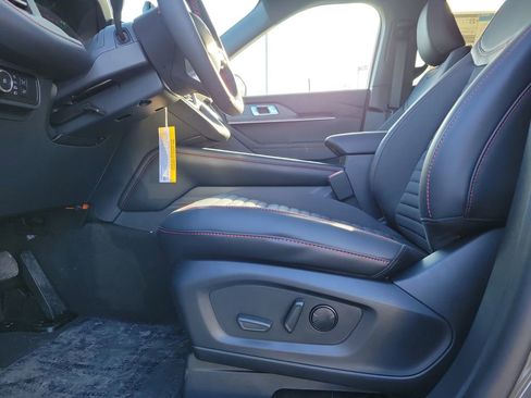 New 2026 Ford Explorer ST-Line w/ ST-Line Street Pack image 17