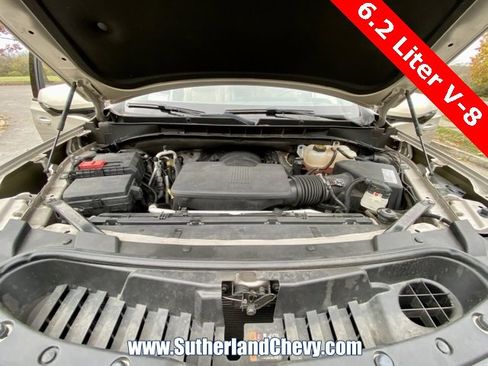 Used 2021 Cadillac Escalade Premium Luxury w/ LPO, Illumination Package image 57