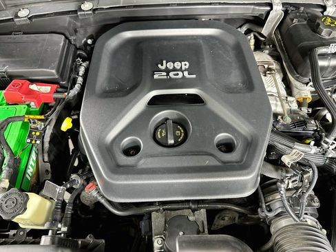 Used 2020 Jeep Wrangler Unlimited Sport AWD/4WD image 31