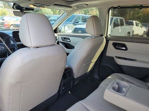 Used 2023 Nissan Rogue SL w/ SL Premium Package image 28