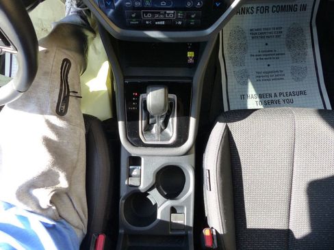 Used 2025 Subaru Forester Premium AWD/4WD image 36
