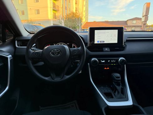 Used 2025 Toyota RAV4 LE AWD/4WD image 16
