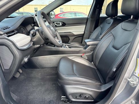 Used 2024 Jeep Compass Limited image 23