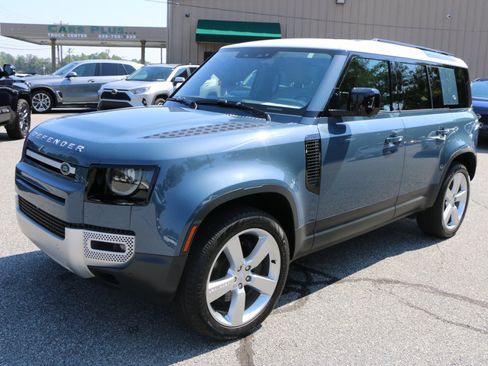 Used 2022 Land Rover Defender 110 SE AWD/4WD image 1