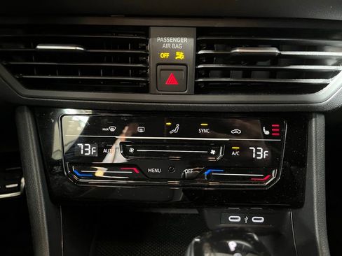 Certified 2025 Volkswagen Jetta Sport image 17