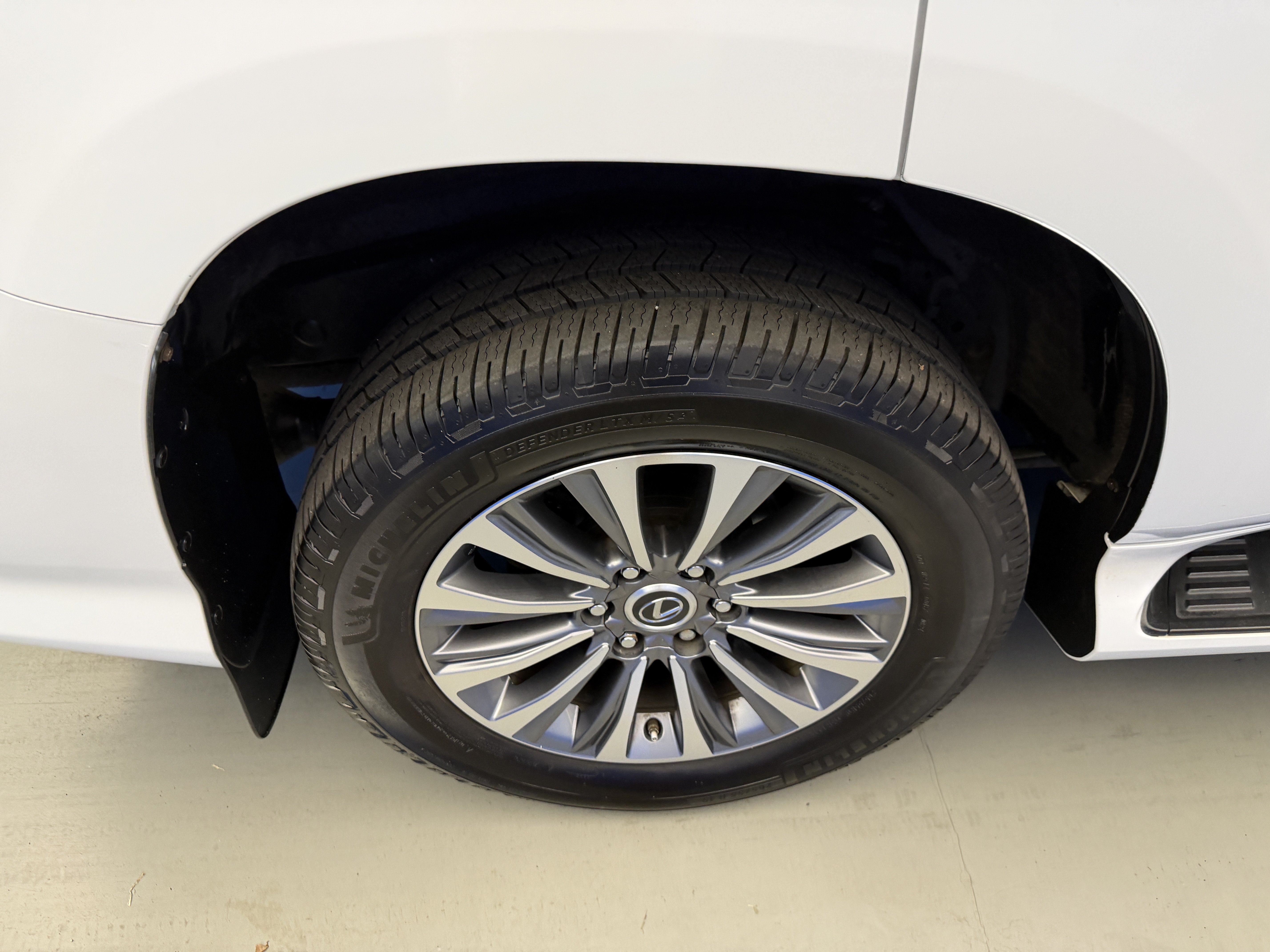 Used 2020 Lexus GX 460 Luxury w/ Accessory Package AWD/4WD image 8