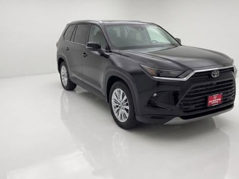 Used 2026 Toyota Grand Highlander AWD image 8