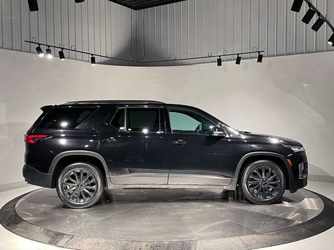 Used 2023 Chevrolet Traverse RS image 10
