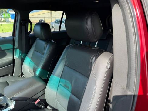 Used 2013 Ford Explorer XLT FWD image 21