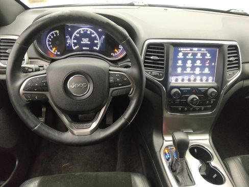 Used 2018 Jeep Grand Cherokee Altitude RWD image 22