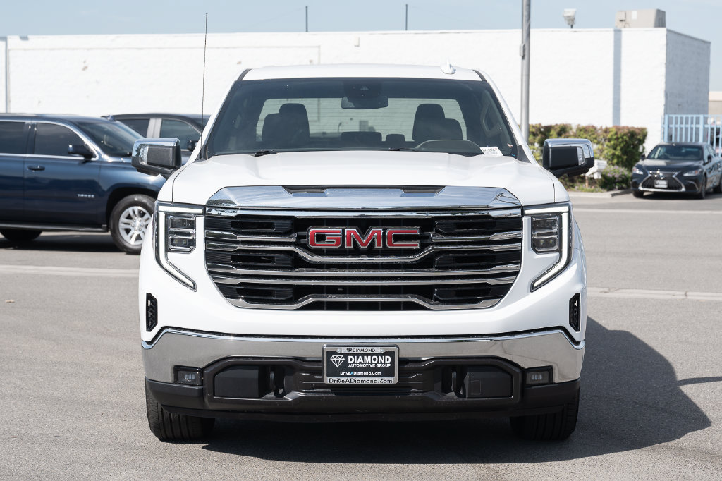 Used 2026 GMC Sierra 1500 SLT RWD image 2