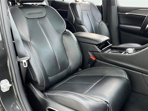 Used 2022 Jeep Grand Cherokee L Overland w/ Luxury Tech Group IV image 17