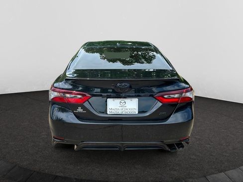 Used 2023 Toyota Camry SE w/ Convenience Package FWD image 4