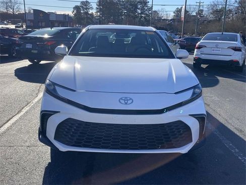 Used 2025 Toyota Camry SE image 2