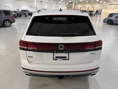 Certified 2026 Volkswagen Atlas Peak Edition image 8
