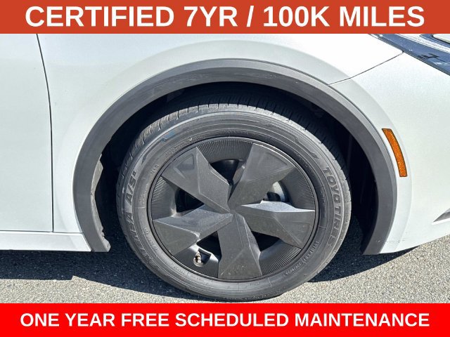 Used 2025 Toyota Prius LE FWD image 7