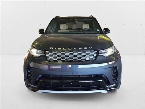 New 2024 Land Rover Discovery Metropolitan Edition image 2