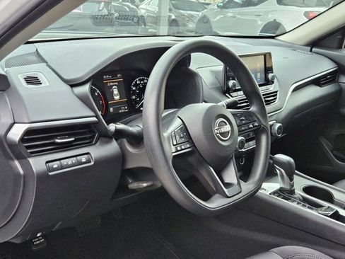 Used 2024 Nissan Altima 2.5 S image 11