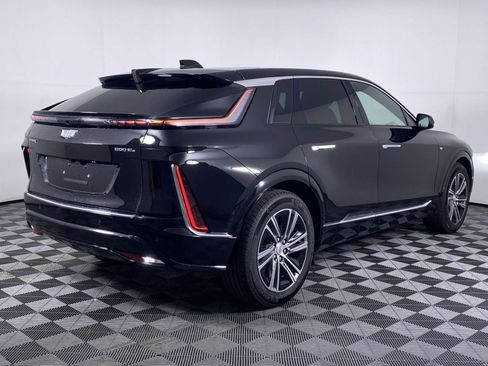 New 2025 Cadillac Lyriq Luxury w/ LPO, Floor Liner Package AWD/4WD image 21