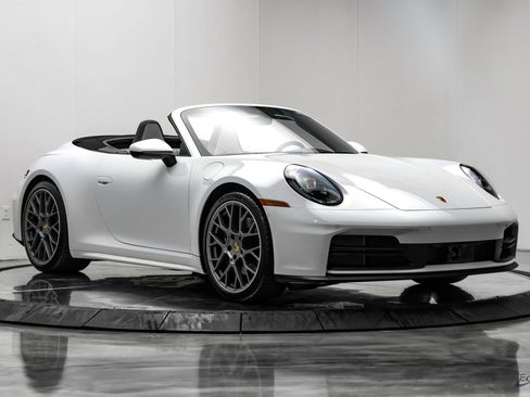 Used 2025 Porsche 911 Carrera RWD image 28