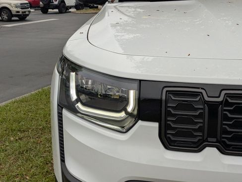 New 2026 Jeep Cherokee Overland image 9