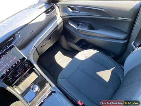 New 2026 Jeep Grand Cherokee L 4WD image 17