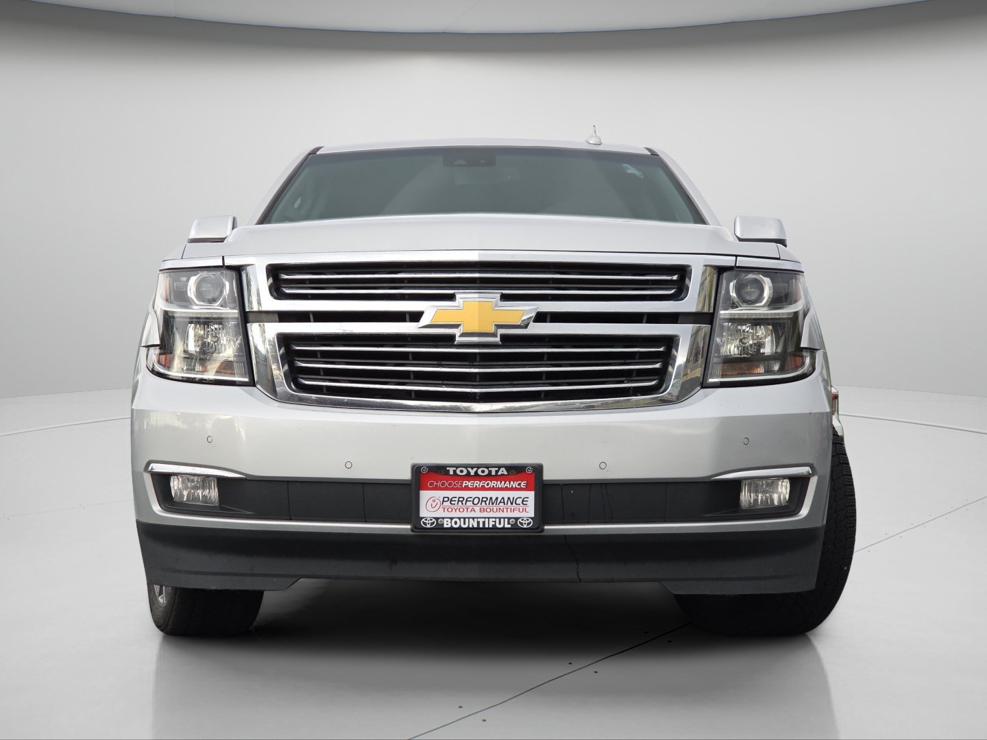 Used 2019 Chevrolet Suburban Premier AWD/4WD image 3