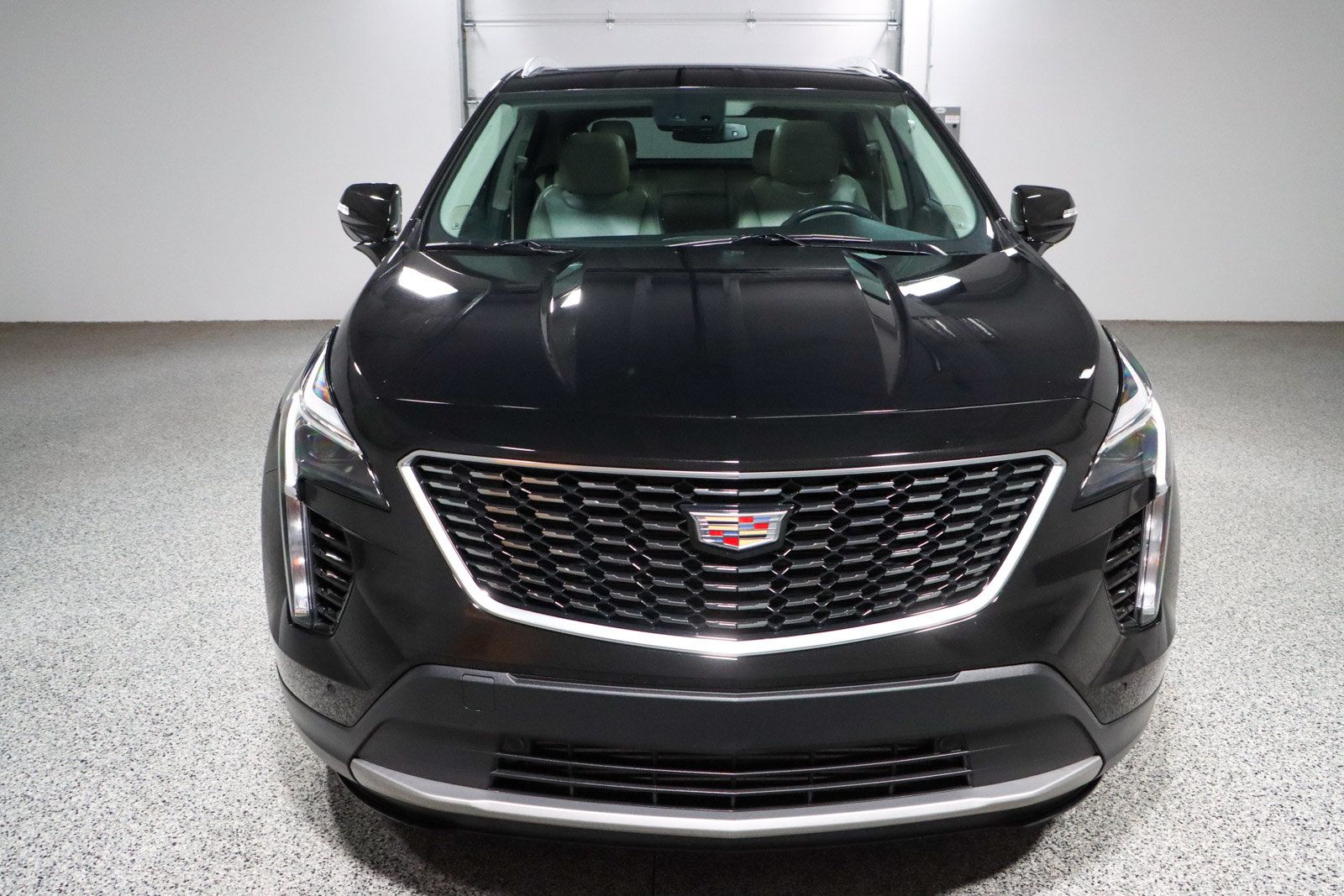 Used 2023 Cadillac XT4 Premium Luxury w/ Cold Weather Package FWD image 4
