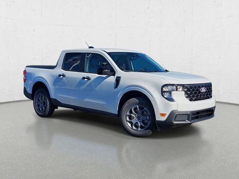 New 2025 Ford Maverick XLT w/ XLT Luxury Package AWD/4WD image 2