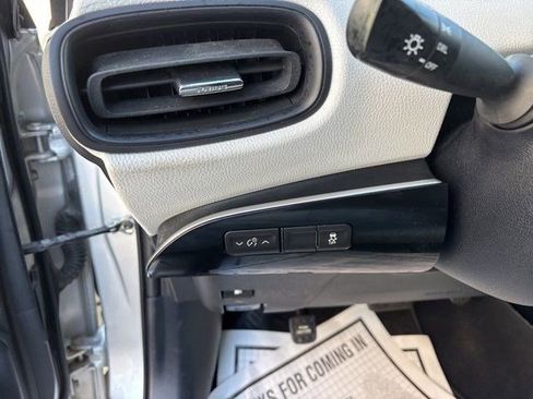 Used 2016 Toyota Prius Two image 19