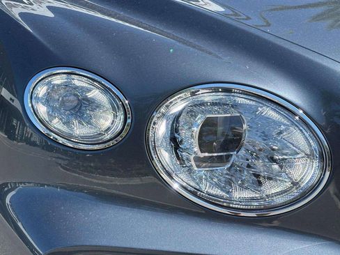 New 2025 Bentley Bentayga Extended Wheelbase image 51