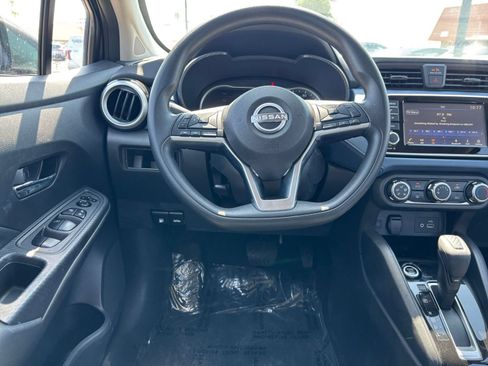 Used 2025 Nissan Versa SV FWD image 32