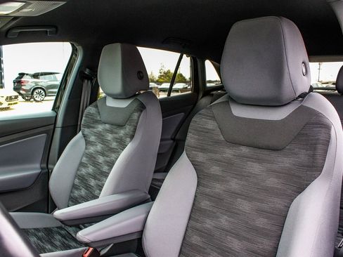 Used 2022 Volkswagen ID.4 Pro image 32