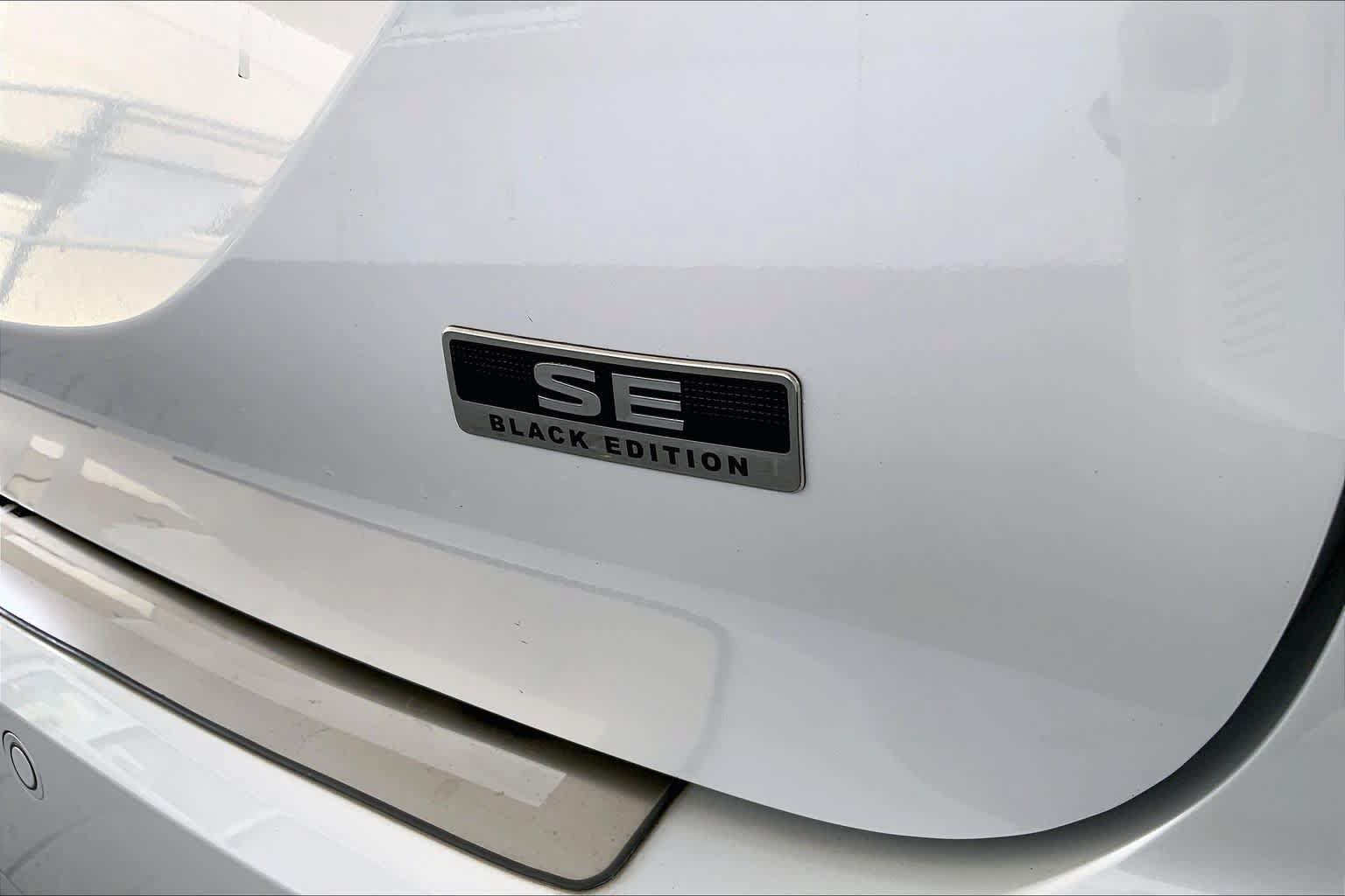 Used 2023 Mitsubishi Outlander SE Black Edition AWD/4WD image 10