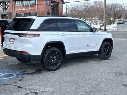 New 2026 Jeep Grand Cherokee Altitude AWD/4WD image 35