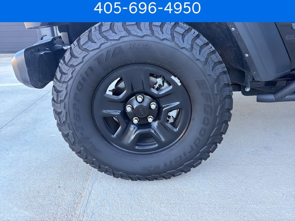 Used 2025 Jeep Gladiator Sport AWD/4WD image 11