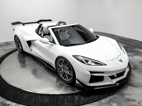 Used 2025 Chevrolet Corvette Z06 w/ Z07 Performance Package image 29