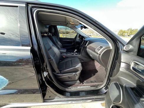 Used 2017 Jeep Grand Cherokee Summit image 21